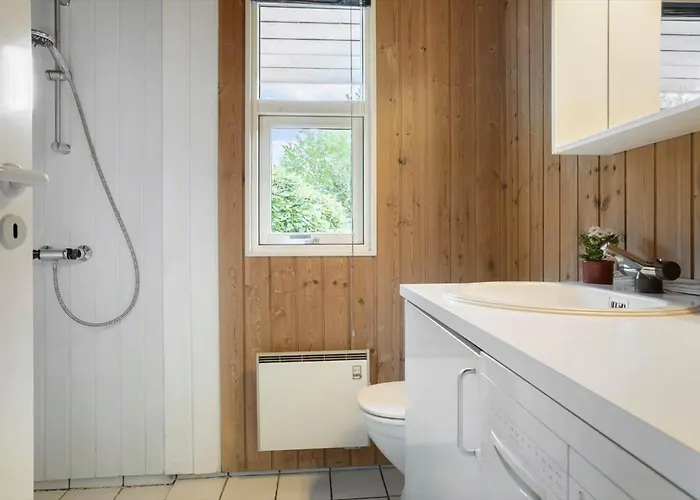 30586-odder-tvaeragervej-7 Одде