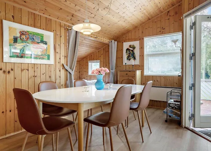 30586-odder-tvaeragervej-7 * Одде